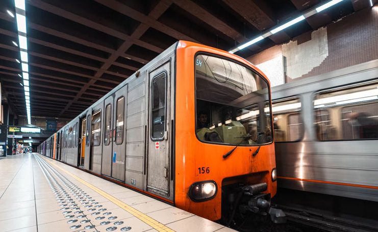 Belgienii protestează față de reducerile de cheltuieli și majorările de taxe. Studenții s-au alăturat grevei