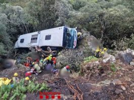Intervenție de amploare în Spania, după ce un autocar s-a prăbușit de la peste 20 de metri