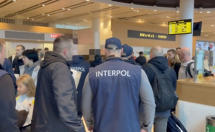Un bărbat căutat de autoritățile cehe pentru mai multe infracțiuni, extrădat din Republica Moldova