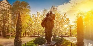 Ion și Doina Aldea-Teodorovici vor fi omagiați în cadrul unui an cultural dedicat lor, la Chișinău