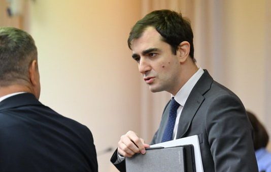 Mai puțină birocrație pentru antreprenori: Ce prevede inițiativa prezentată de ministrul Economiei