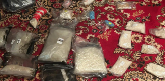 VIDEO// Peste 13,4 kg de droguri, aduse în Moldova inclusiv în jucării. Patru străini, trimiși în judecată