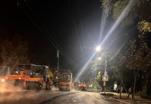 Lucrările de pe strada Gheorghe Asachi continuă noaptea. Se aplică ultimul strat de asfalt
